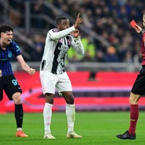 星空体育中国-【观点】赚对手下场后疯狂庆祝，巴斯托尼错在哪里？