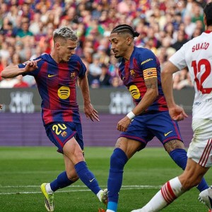 星空体育-巴塞罗那5-2塞维利亚 拉菲尼亚帽子戏法